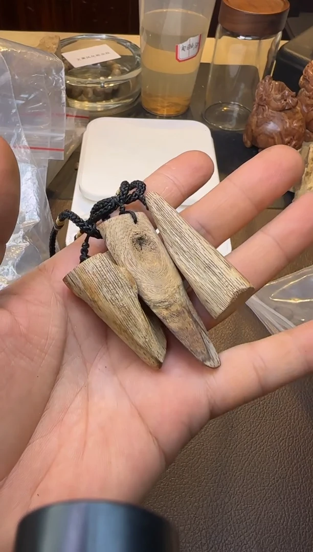 沉香吊坠顺化虫漏吊坠多样性发其一