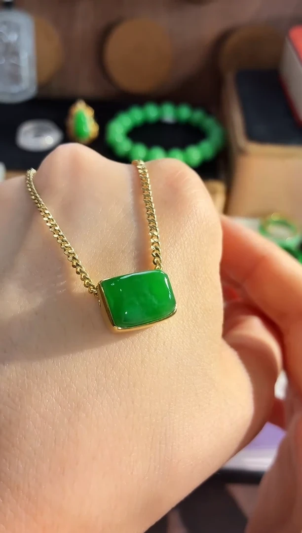 吊坠(不含链)18K金镶嵌翡翠吊坠