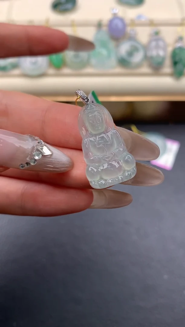 翡翠18K金镶嵌颈饰W524