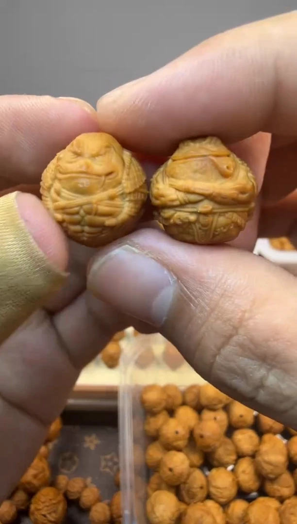 吊坠猴头核桃来财金蟾一对