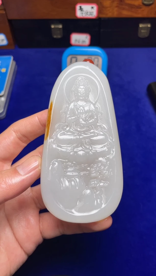 未镶嵌和田玉把件举****明和田玉