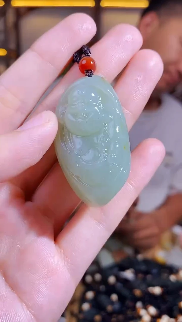 和田玉未镶嵌颈饰1