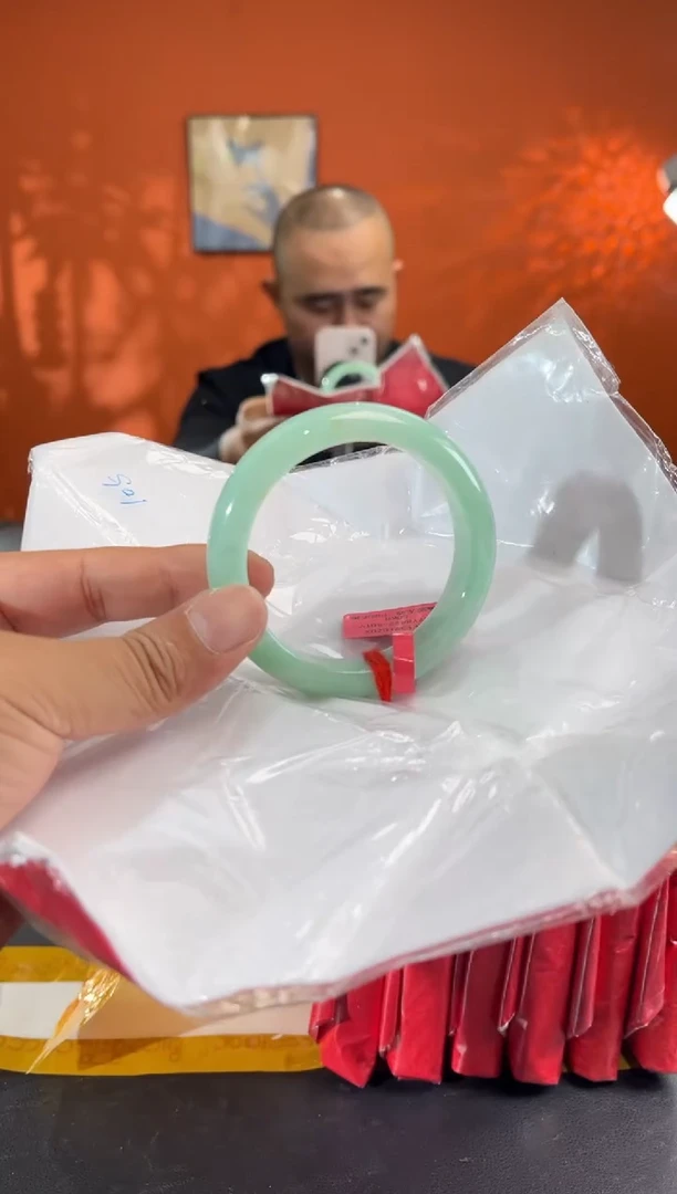 未镶嵌手镯翡翠翡翠手镯