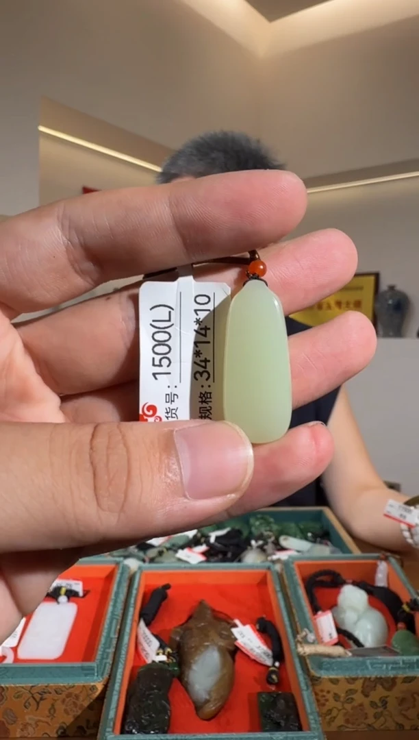 和田玉未镶嵌颈饰L