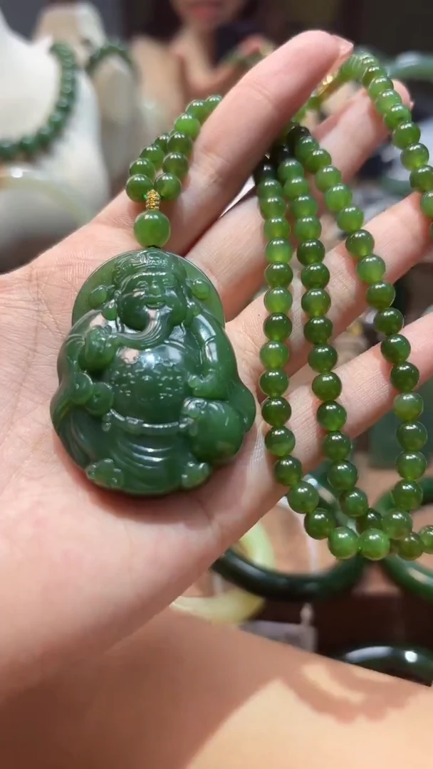 颈饰未镶嵌和田玉（碧玉）1