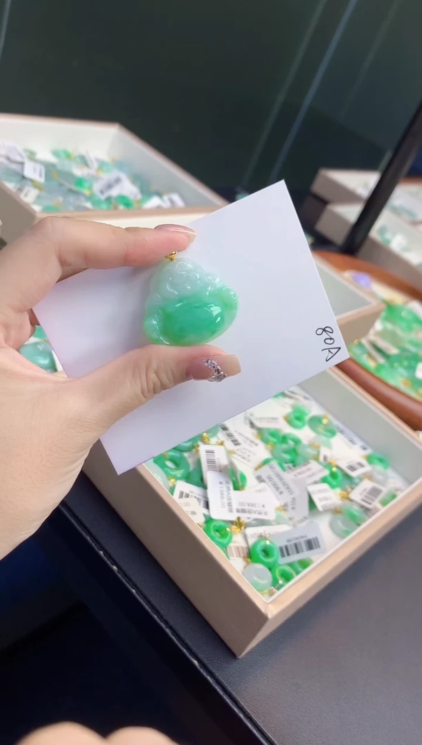 颈饰18K金镶嵌翡翠天然缅甸a货翡翠