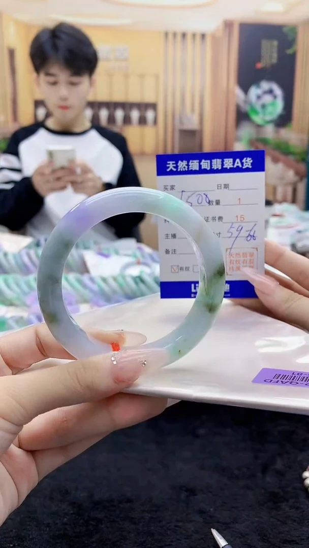 【闪购商品】翡翠手镯未镶嵌       H85-81