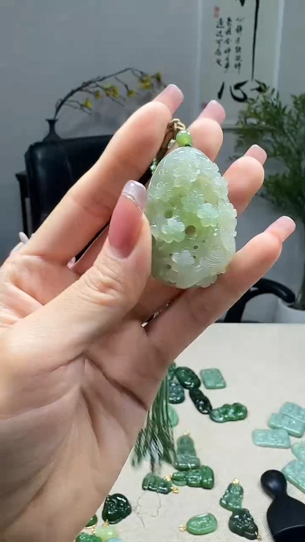 未镶嵌和田玉挂件1