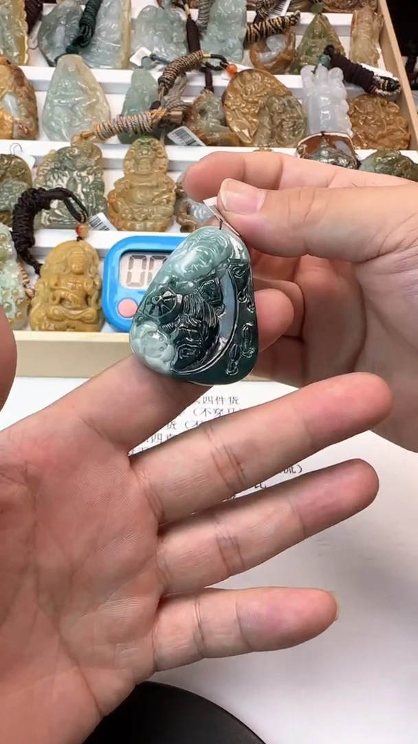颈饰未镶嵌翡翠枫*晚天然翡翠