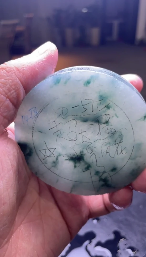 未镶嵌手镯定制翡翠凉*翡翠定制手镯含芯