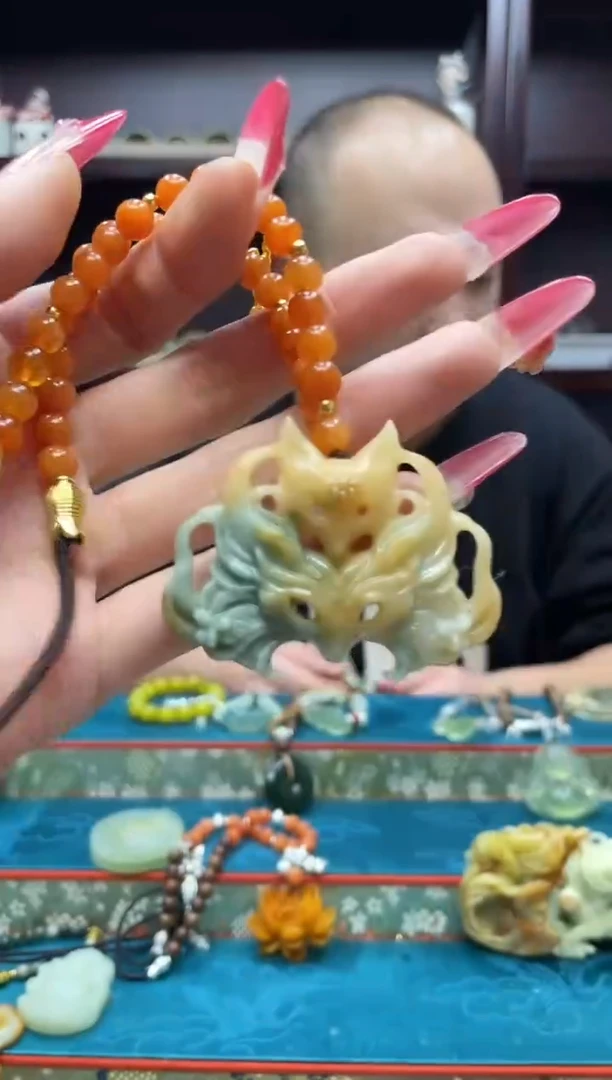 未镶嵌岫玉吊坠·