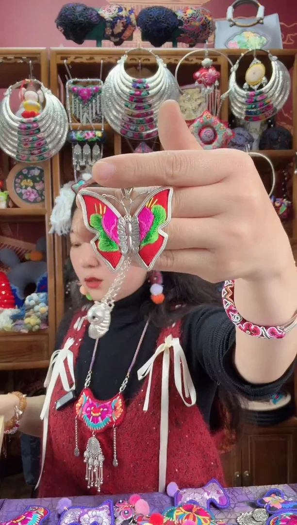 刺绣项链68甜甜家