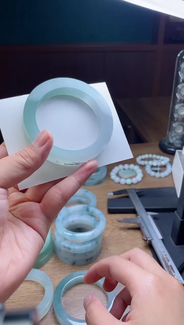 未镶嵌手镯定制翡翠丫*d