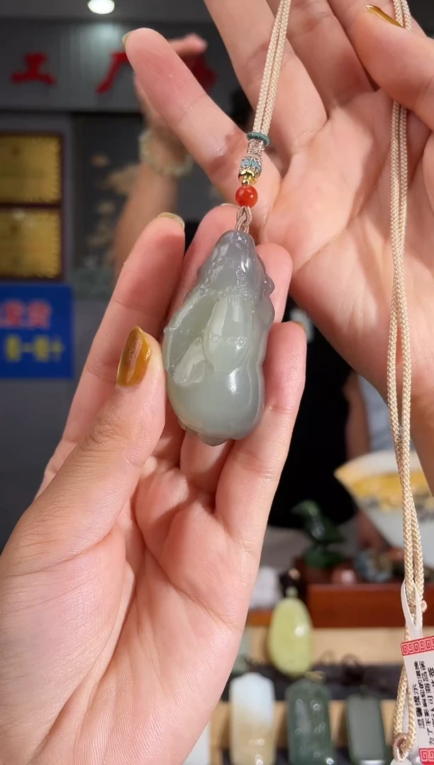 和田玉未镶嵌颈饰1