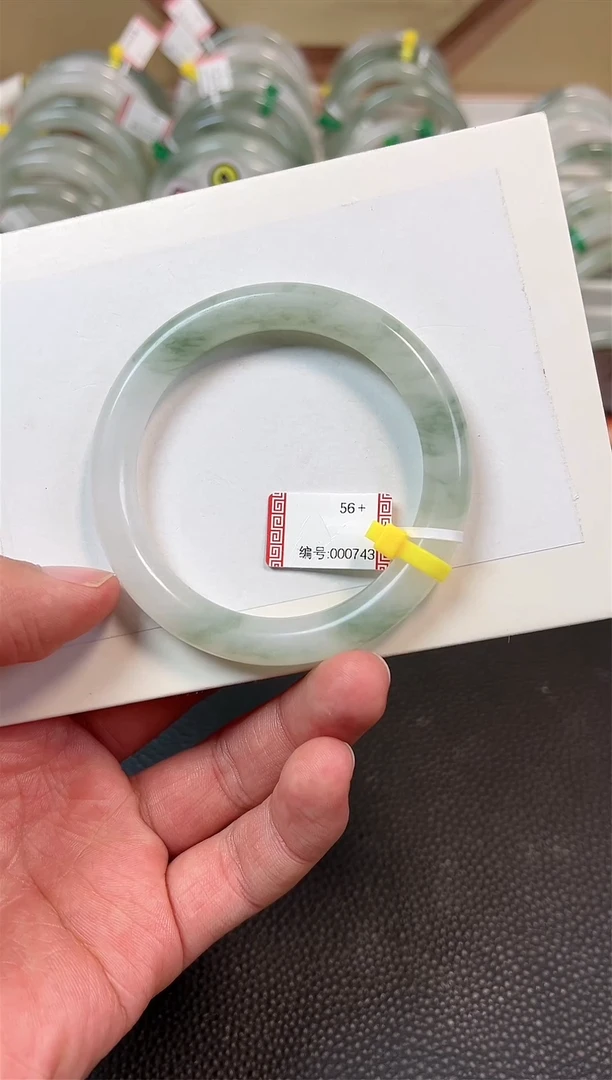 【闪购商品】石英质玉手镯未镶嵌743