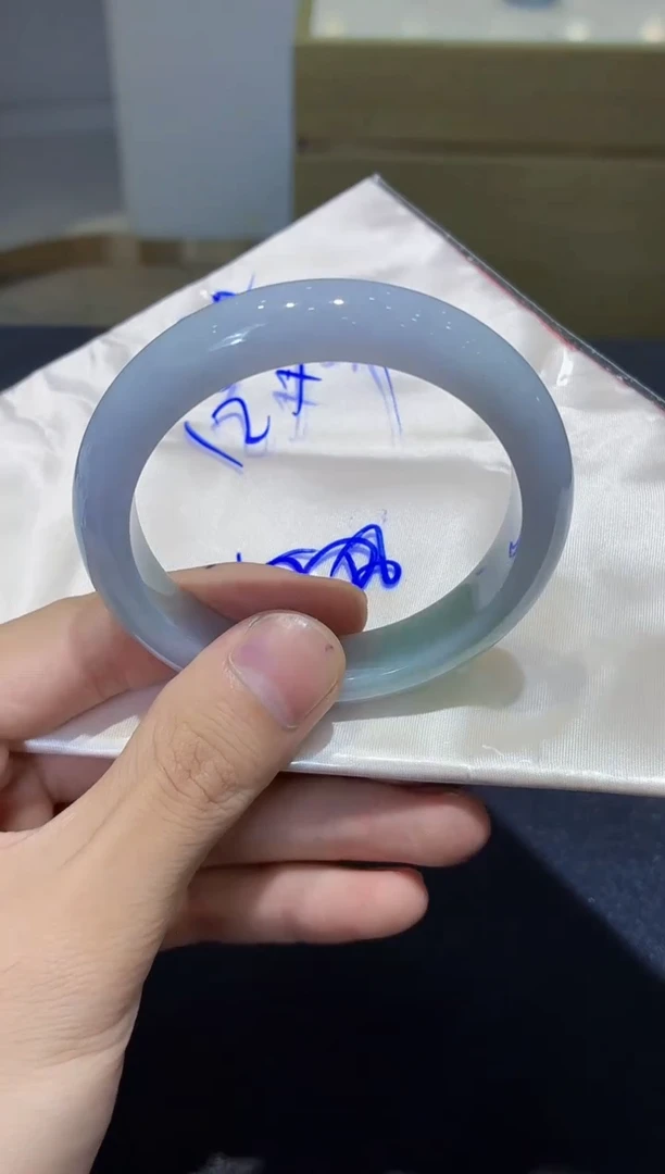 未镶嵌手镯翡翠翡翠手镯