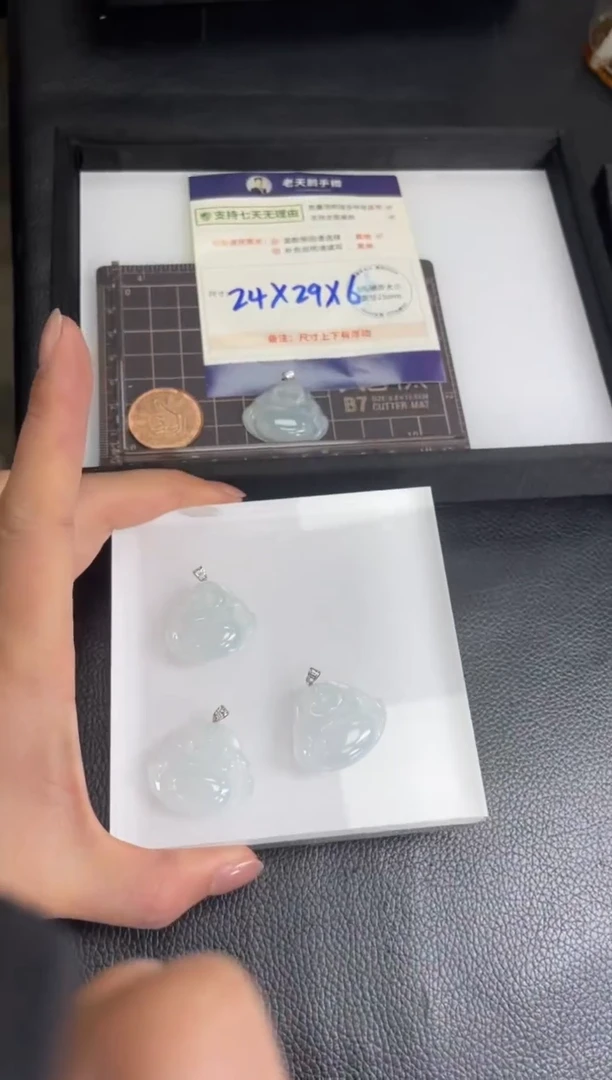 【闪购商品】翡翠挂件18K金镶嵌佛公FL15配绳/多样性发其一CP