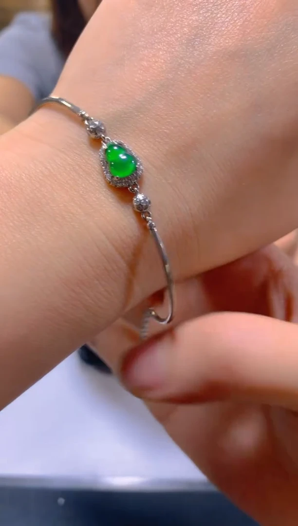 未镶嵌手链翡翠多样性发一