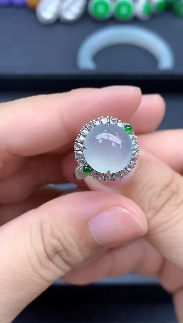 18K金镶嵌戒指翡翠660-春日珠宝