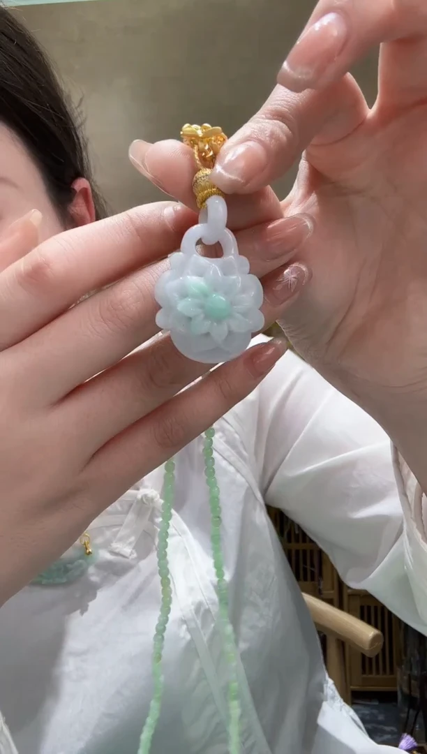 【闪购商品】翡翠未镶嵌颈饰吊坠