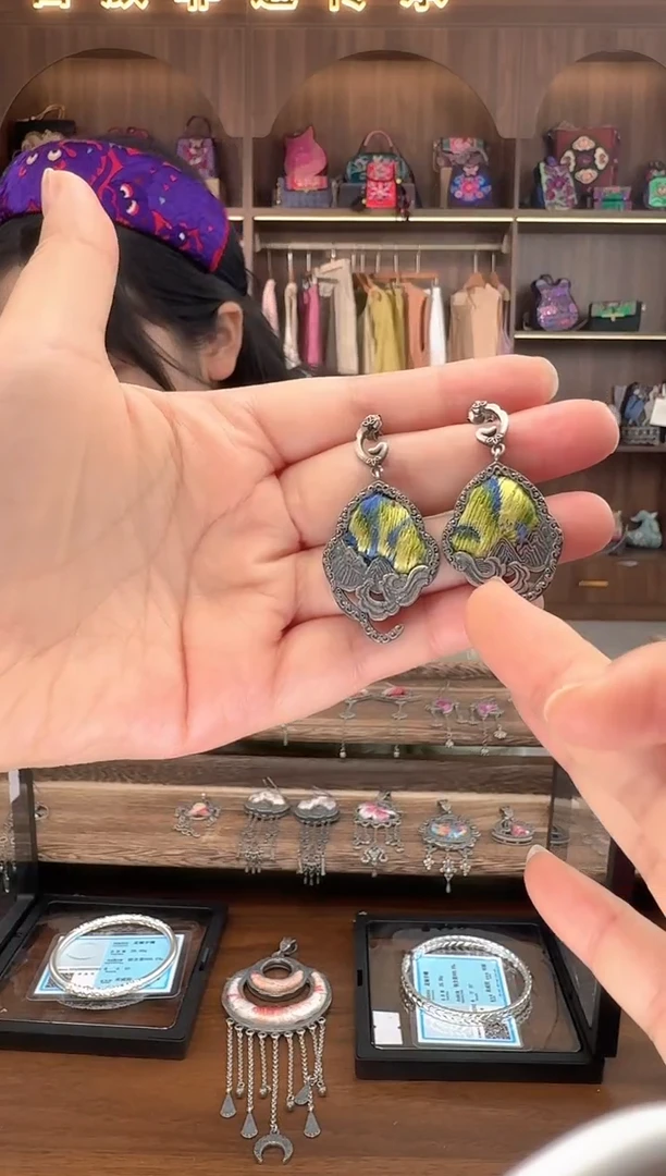 织绣扶光苗绣传承25