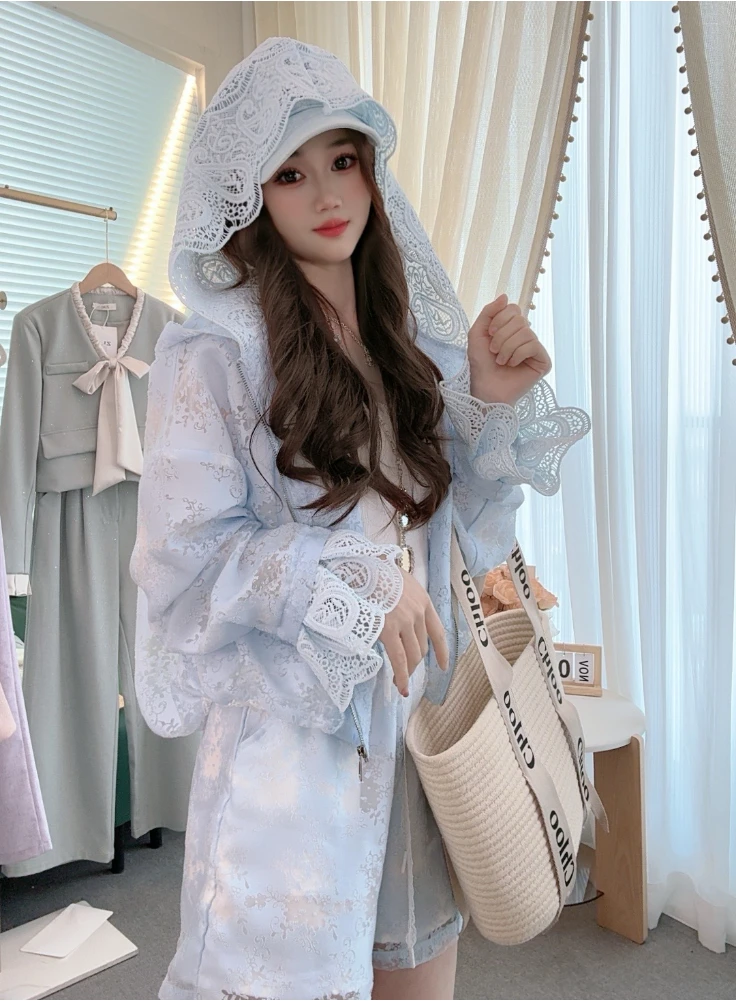 高端女装2025春季新款欧货小众设计感甜美重工蕾丝连帽短裤套装女