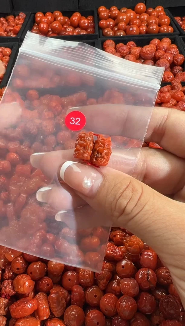 颈饰未镶嵌南红玛瑙1