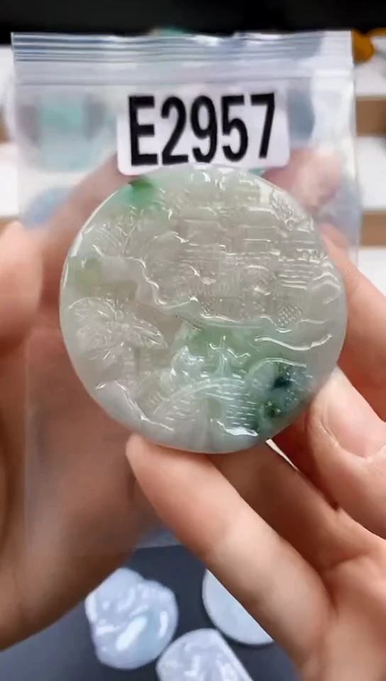 颈饰未镶嵌翡翠天然翡翠吊坠挂件