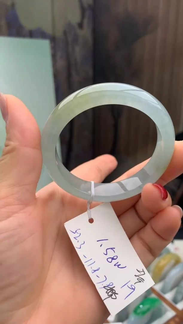 未镶嵌手镯翡翠18