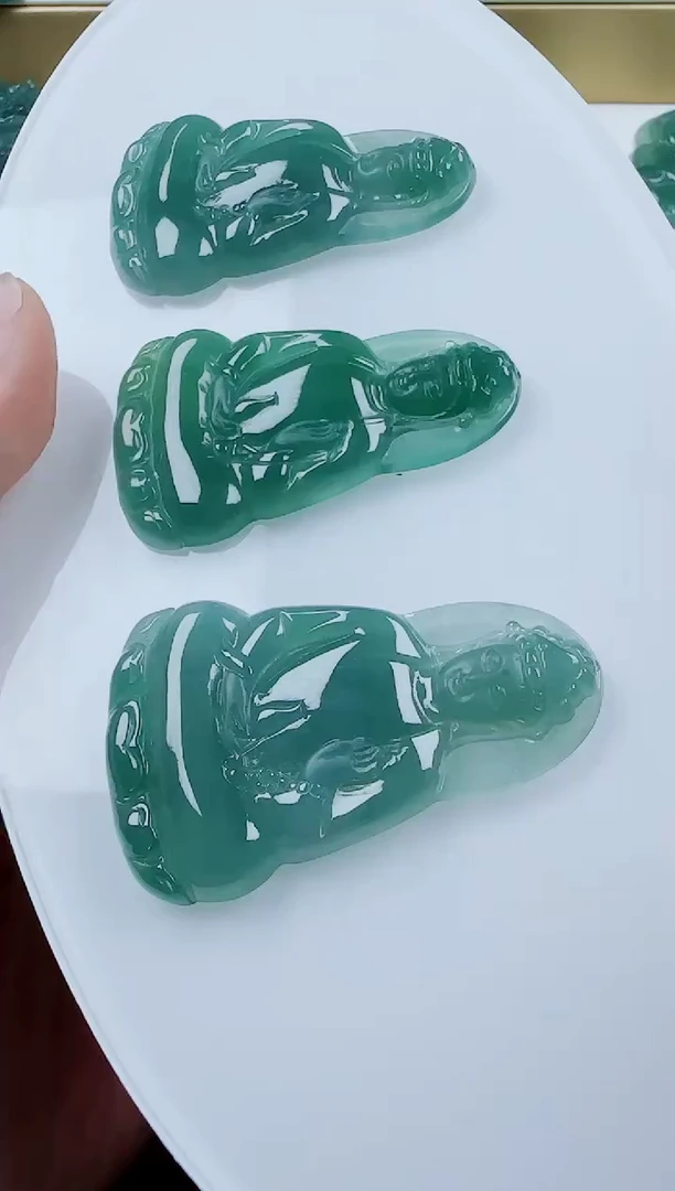 翡翠未镶嵌颈饰素衣多样性发其一