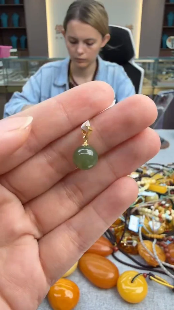 颈饰未镶嵌和田玉267秒拍号 假一罚三