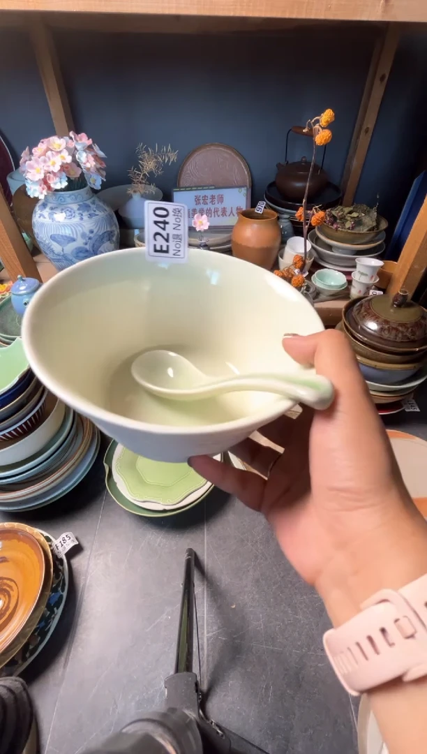 瓷片虞*e240春草绿格格碗福利