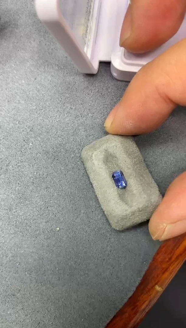 裸石蓝宝石0.63ct 62 CGTL