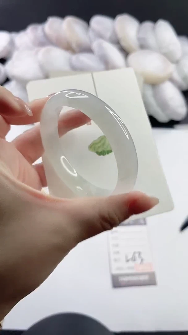 未镶嵌手镯石英质玉L63