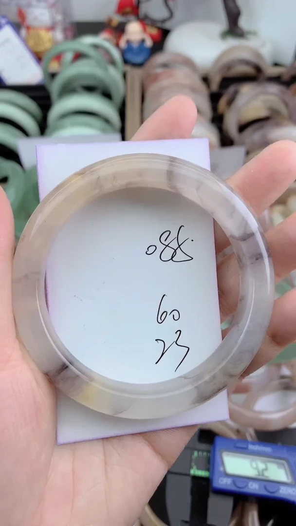 未镶嵌手镯石英质玉085