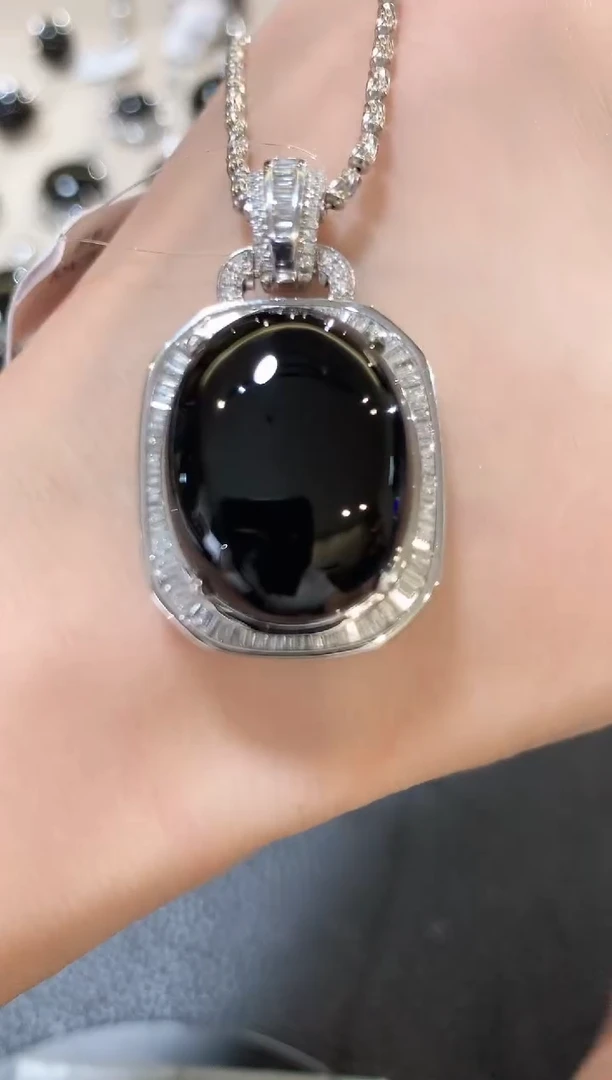 吊坠(不含链)18K金镶嵌翡翠云*悦m109