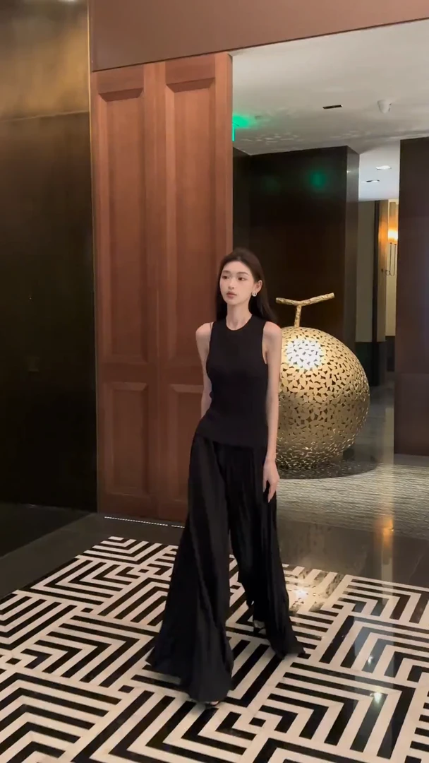 法式气质黑色无袖背心上衣女2025夏季时尚高腰休闲阔腿裤两件套