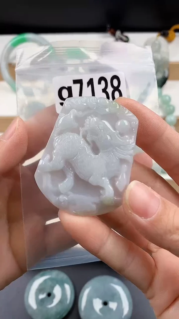 颈饰未镶嵌翡翠天然翡翠吊坠挂件
