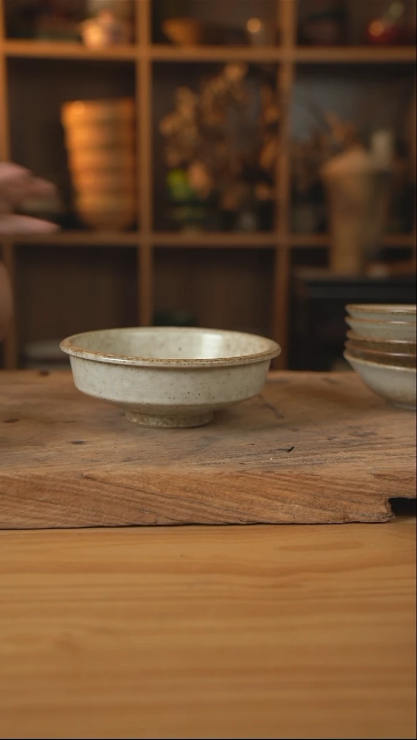 奶奶系列的7英寸高脚直口盘