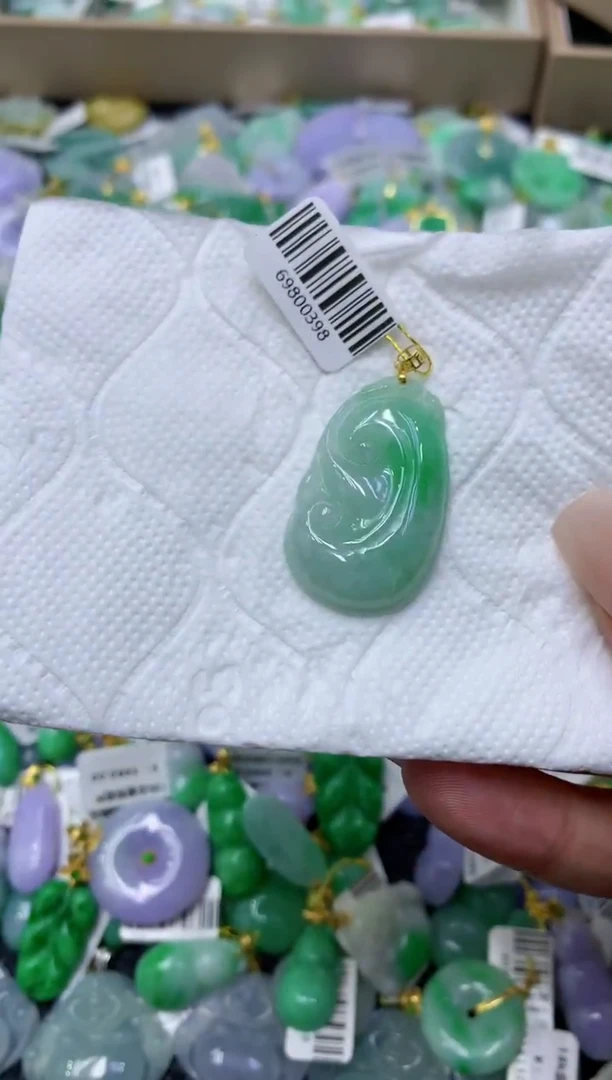 颈饰18K金镶嵌翡翠天然缅甸翡翠A货