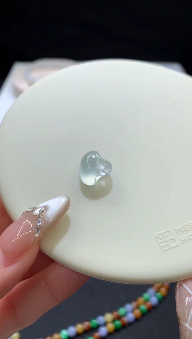 未镶嵌裸石翡翠一颗高冰菜篮子随形