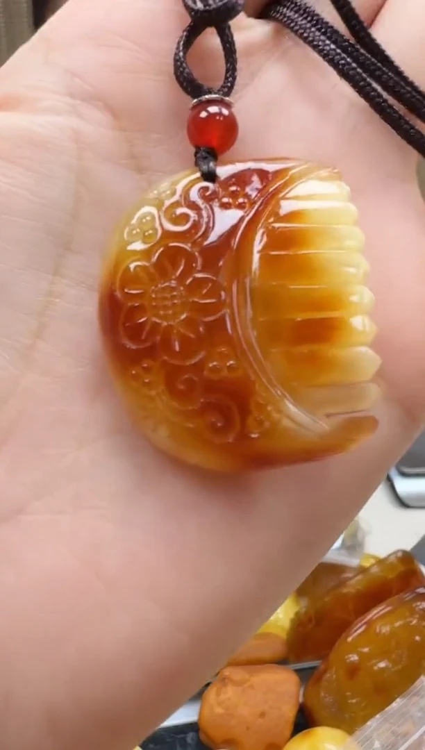 裸石琥珀未镶嵌如图