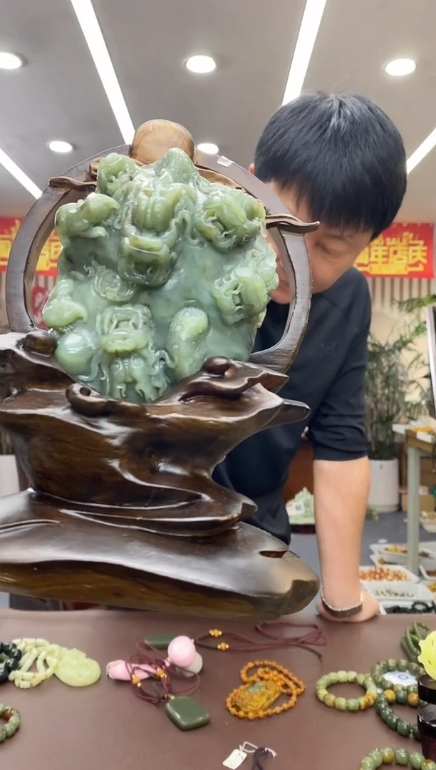 未镶嵌透闪石质玉摆件摆件