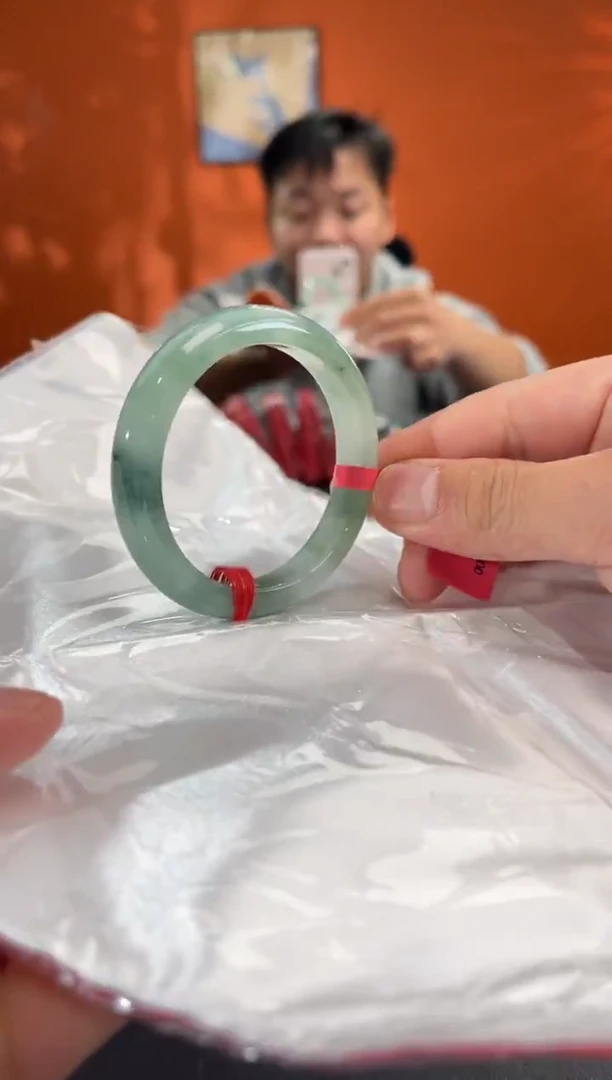 未镶嵌手镯（贵妃镯）翡翠52