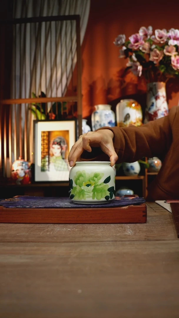 当代景德镇设计师釉下手绘陶瓷花瓶