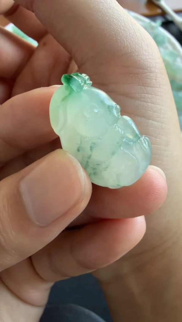 未镶嵌定制翡翠兔子