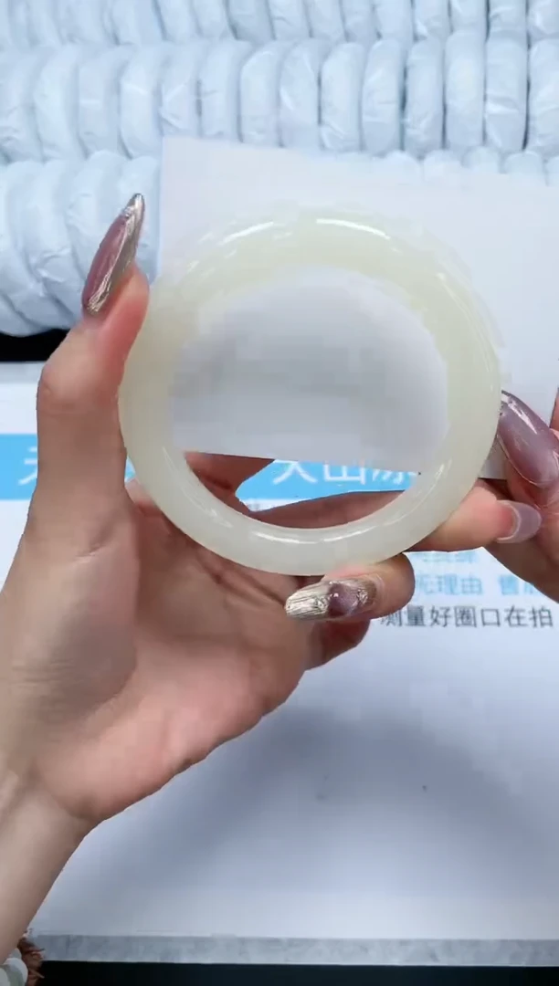 【闪购商品】石英质玉手镯未镶嵌118-54.5