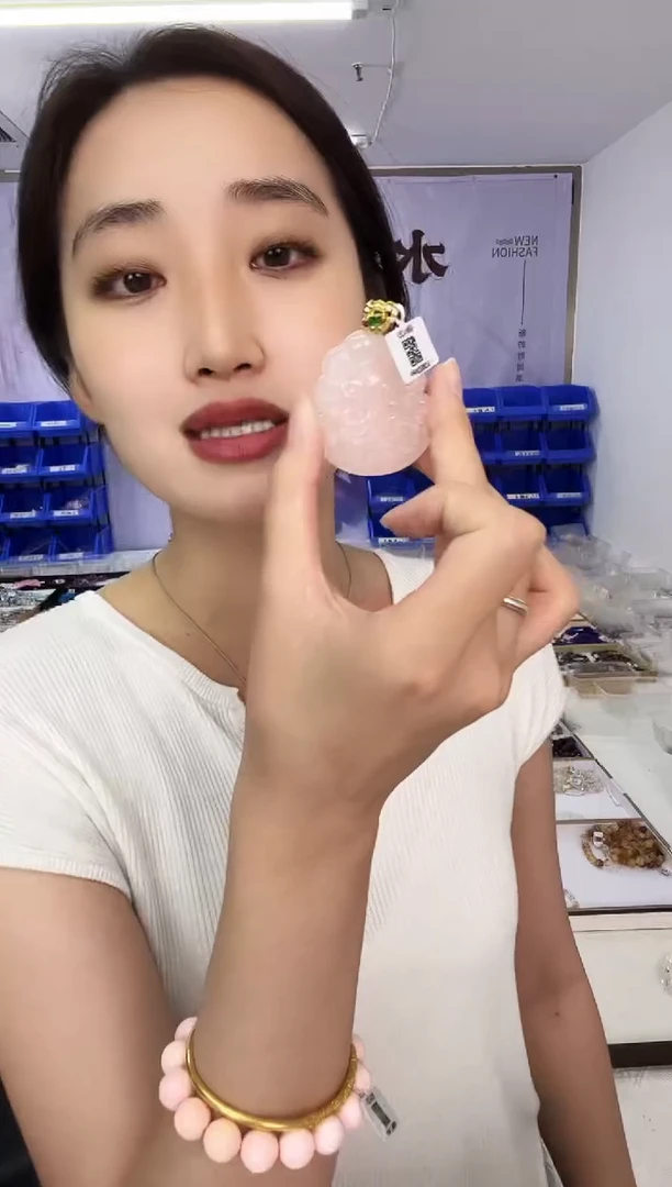 未镶嵌吊坠(不含链)水晶 天然珠宝多样性发其一