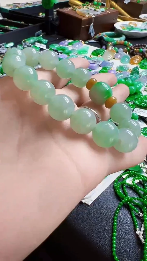 颈饰未镶嵌翡翠?**?手串
