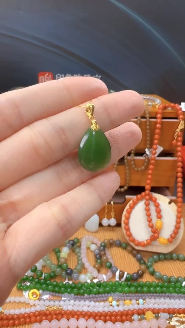 颈饰足金镶嵌和田玉多样性拍一发一cg